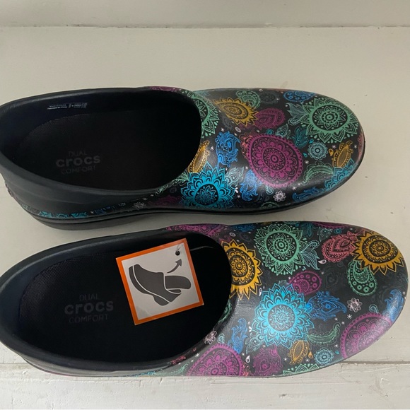Crocs Neria Pro II Floral Paisley Dual Comfort Mules Clogs Multicolor Women US7 - Picture 2 of 13